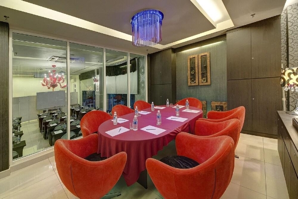 Arenaa Deluxe Boutique Hotel